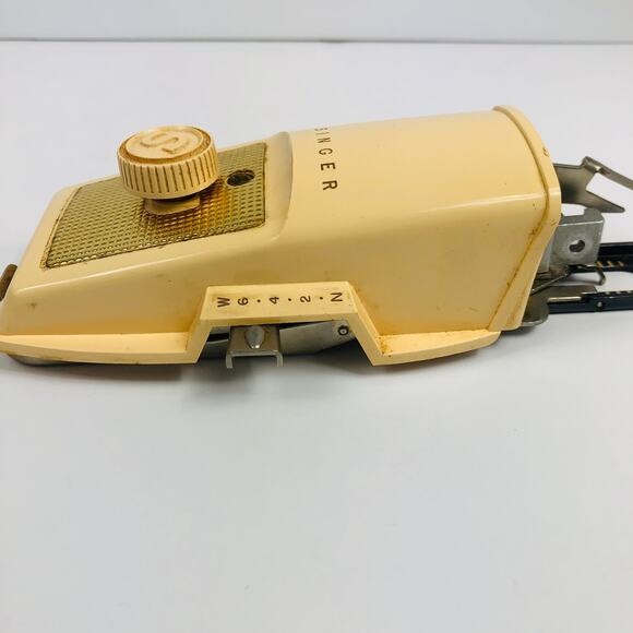 VTG SINGER 1960's Buttonholer Sewing Machine Attachment 6 Templates & Case MCM - Picture 4 of 10
